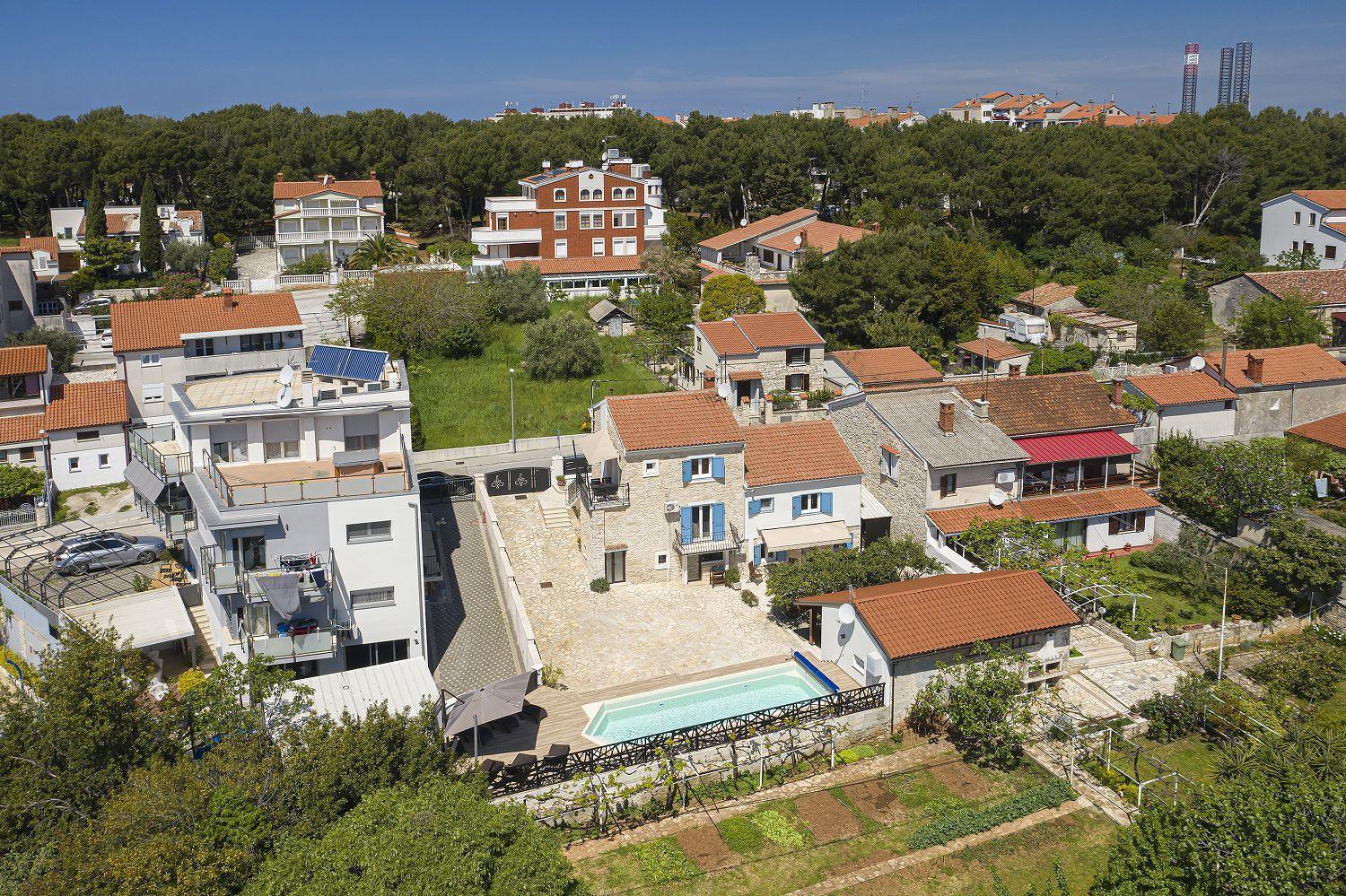 Nur 250 Meter vom Strand mit Salzwasserpool Pula Exterior foto